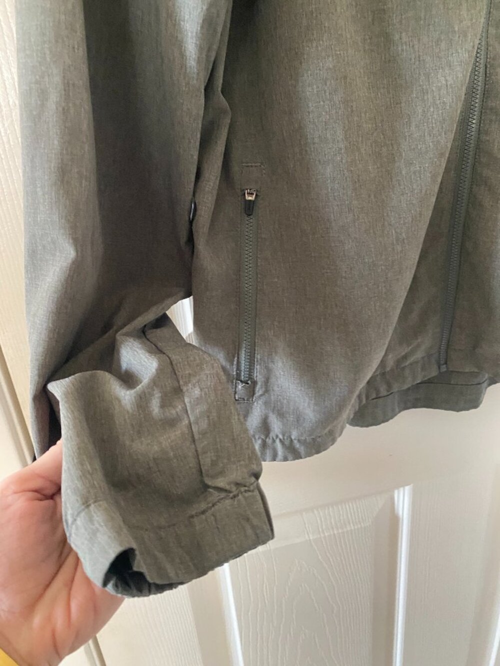 Vuori | Venture Jacket in Gray - Picture 3 of 8